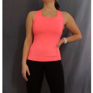 WOMEN'S UNDER ARMOUR HOT PINK TANK TOP SIZE XS.